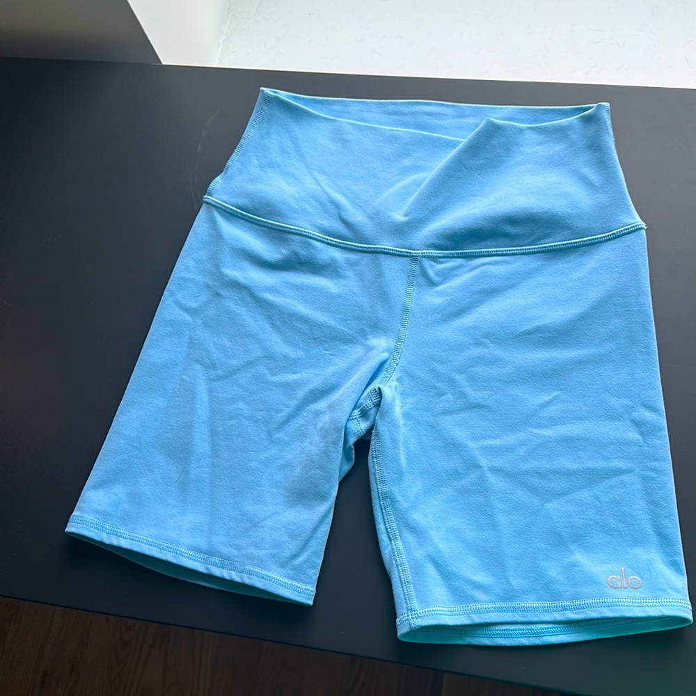 Alo Yoga biker shorts